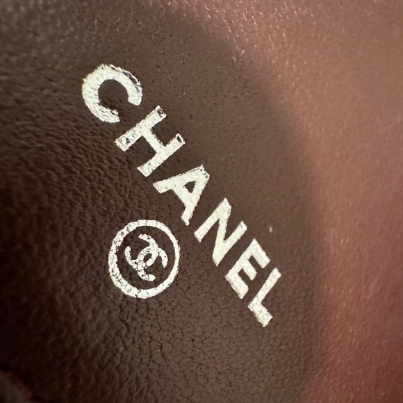 Chanel Quilted Yen Wallet - Picture 5 of 13